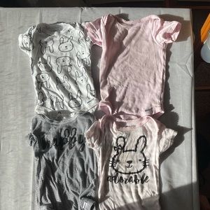 4pk onesies Gerber